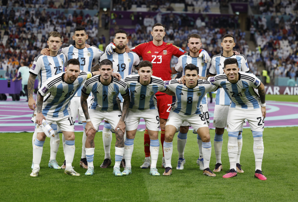 费迪南德：姆伯莫态度严谨且敬业，他能给曼联带来积极的影响（费迪南德看好姆伯莫：职业态度一流，能为曼联带来积极变化）