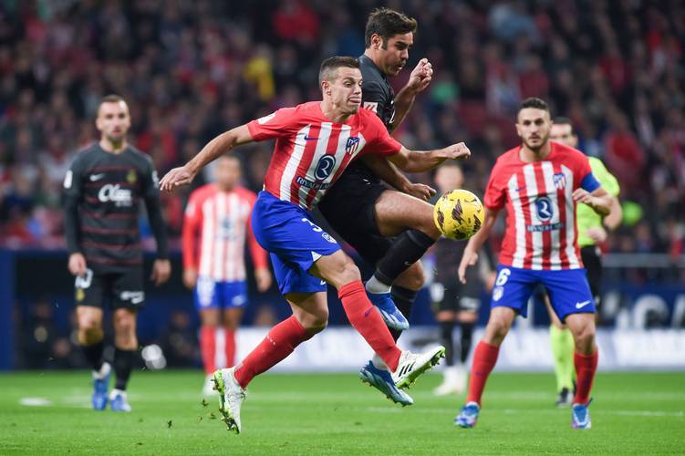 足球国足球员获赞：比赛态度专业