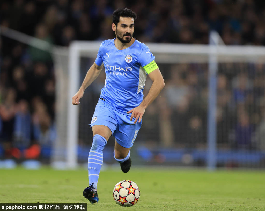 意媒：佛罗伦萨疑似内讧后损毁萨索洛更衣室，后者要求赔偿（意媒称佛罗伦萨疑内讧后破坏萨索洛更衣室，萨索洛索赔）