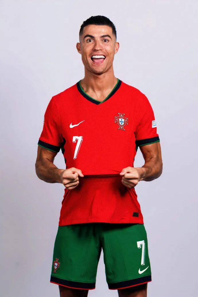 格策：世界杯绝杀阿根廷的那一刻靠的是本能；梅西是我的偶像（格策：世界杯决赛绝杀阿根廷全凭本能，梅西一直是我的偶像）