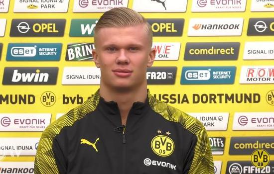 官方：拜仁女足中场齐焦蒂-奥尔默加盟曼联女足，双方签约2年（曼联女足官宣签下拜仁女足中场齐焦蒂-奥尔默，合同两年）