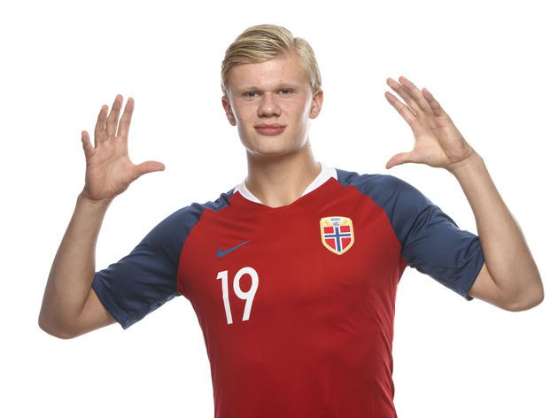 勇士104-96鹈鹕，巴特勒24+8+10，格林9中0，锡安25分