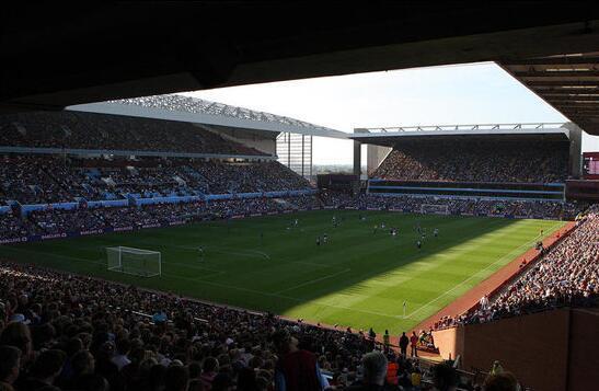 天空：谢什科有望为曼联增添反击威胁，他尚显稚嫩但潜力巨大（天空体育：谢什科或将增强曼联反击锋芒，虽仍青涩却天赋极高）