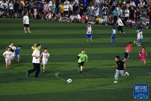 太阳报：涉嫌在酒吧用头撞伤他人，英格兰球星伊万·托尼被捕（《太阳报》：伊万·托尼涉嫌在酒吧以头顶伤人被警方逮捕）