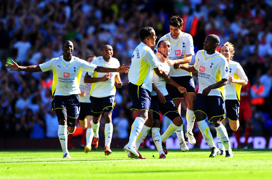 TA：在麦克拉伦执教牙买加时，他曾自掏腰包为工作人员买机票