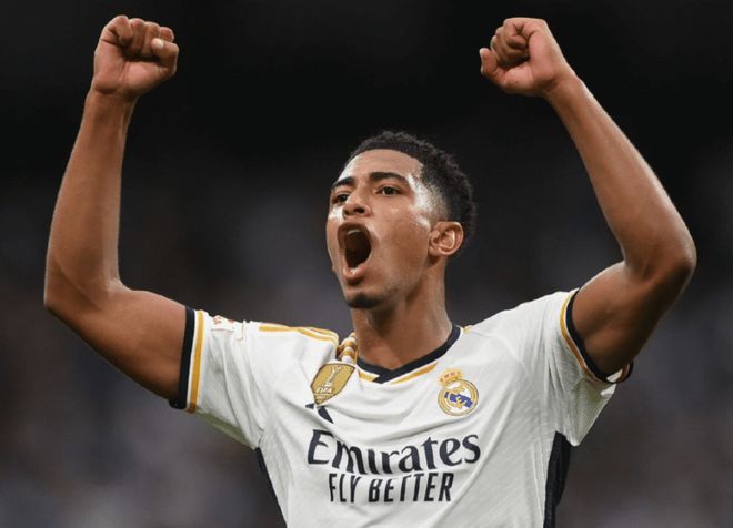 莱万：我经常带伤上场，肋骨骨折也硬撑；不着急决定未来（莱万：带伤出战成常态，肋骨骨折也咬牙撑；未来去向不急于定）