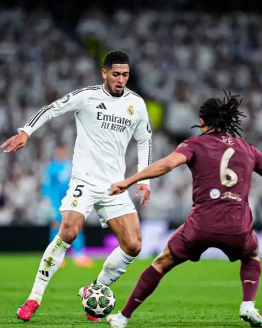 亚精英赛半场：路易斯失单刀+补射中柱，申花暂0-0广岛